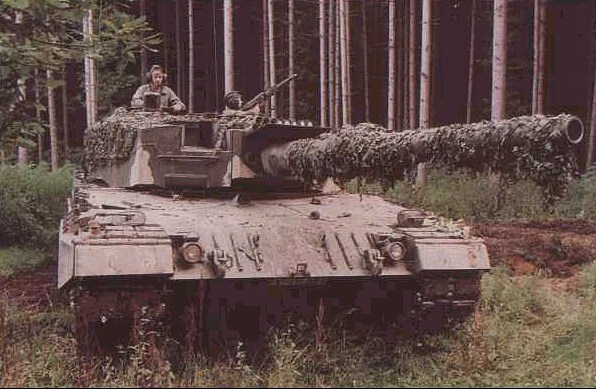 bw_kpz_leopard_2_a2-001.jpg